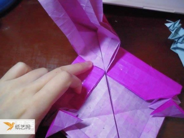 Very creative step-by-step illustration of Dielianhua heart origami