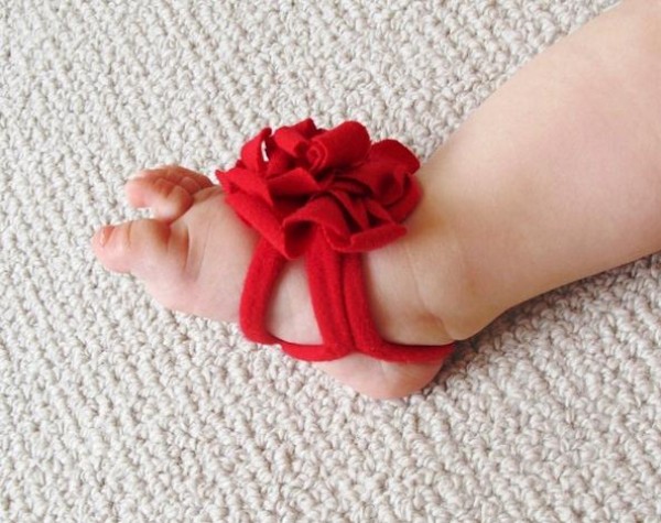 Tutorial on making super cute flower baby shoes