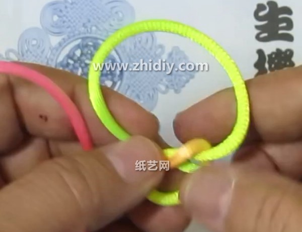 How to weave Chinese knot with horizontal hanging double links