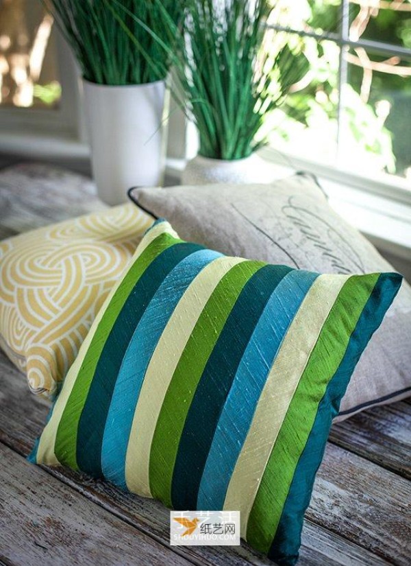 Patchwork-style cushions made by yourself using ribbons