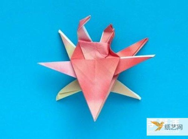 Illustrated tutorial on the folding steps of the seemingly complicated origami crab