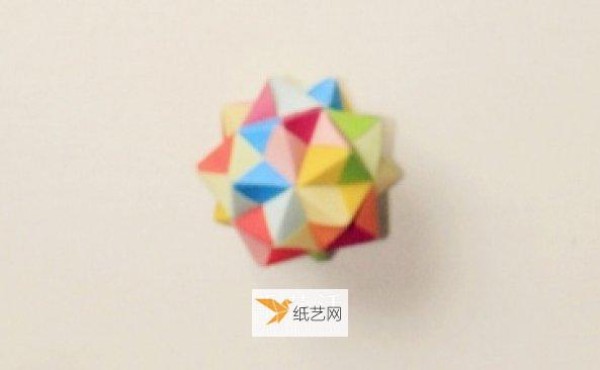 Detailed tutorial for hand folding paper flower balls