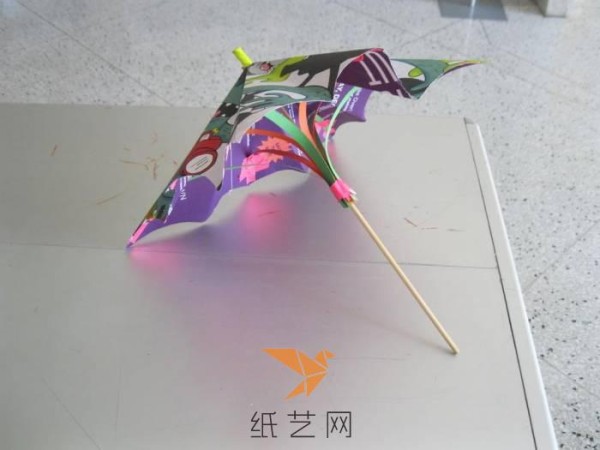 Beautiful opening and closing handmade paper umbrella tutorial