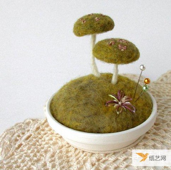 Pictures of beautiful wool felt mushroom works that purify peoples souls