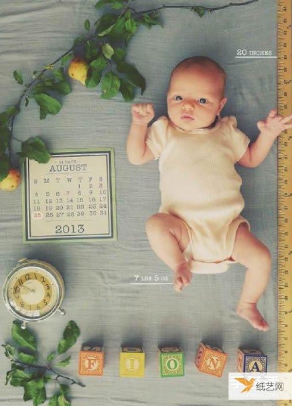 Appreciation of baby photos using creative ideas from daily life items