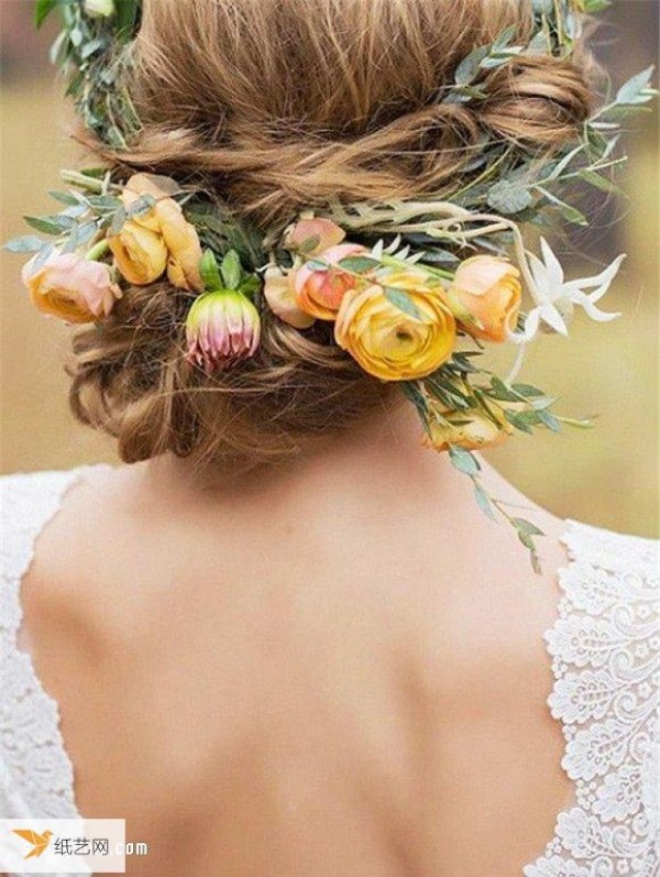 Handmade dreamy flower crown that fulfills your flower fairy dream