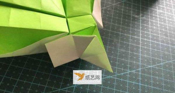 Illustrated tutorial on how to fold puzzle pieces using origami