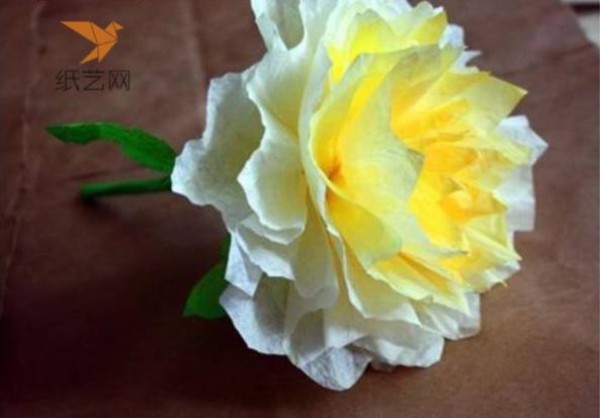 Paper art tutorial teaches you step by step how to make paper peony flowers.