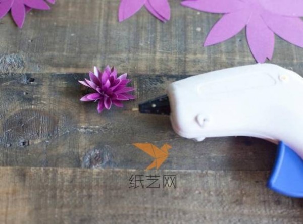 Tutorial on making beautiful flowers for Teacher’s Day gift wrapping