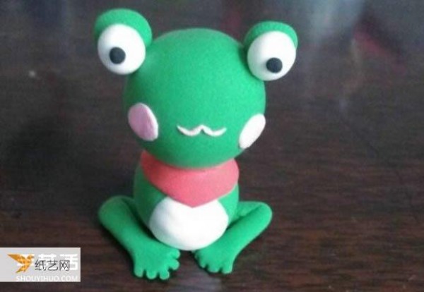 Illustrated tutorial for making a small frog by hand using ultra-light clay