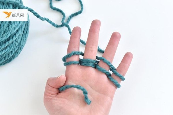 3 types of tutorials are waiting for you to choose! Those cute little knick-knacks made of yarn!