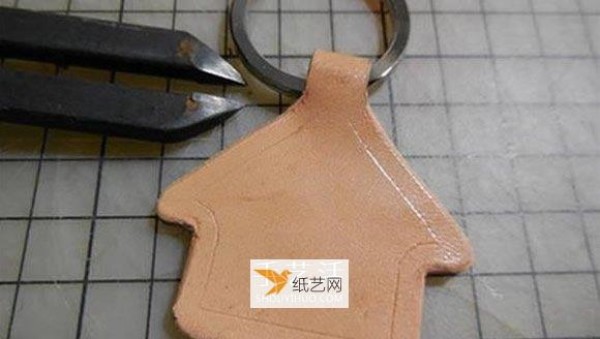 How to make your own leather keychain