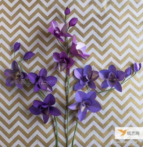 Illustration of how to make beautiful origami orchids by hand