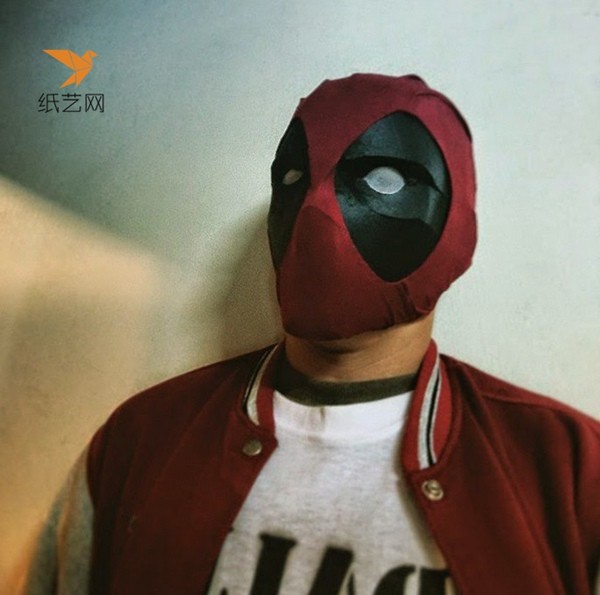 [Paper Model] Drawings of Deadpool’s handmade paper model mask and helmet