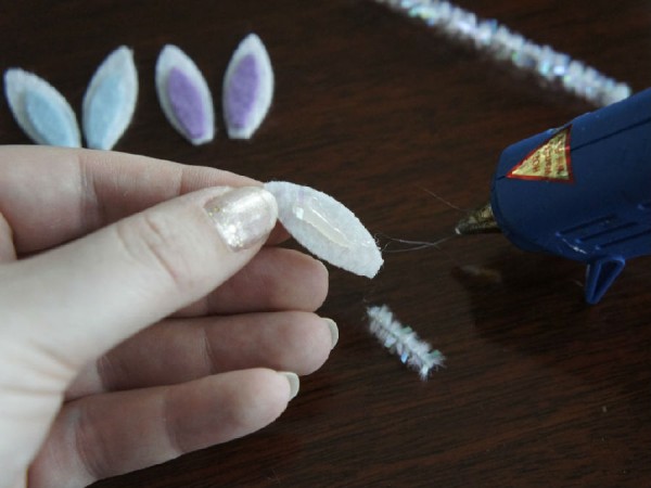 The little bunny ears made of non-woven fabric are so cute! (Tutorial)