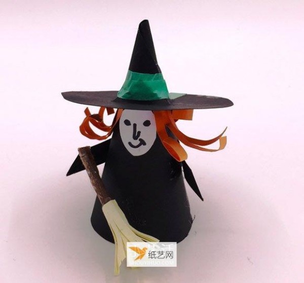 Illustrated tutorial for making a Halloween witch using cardboard