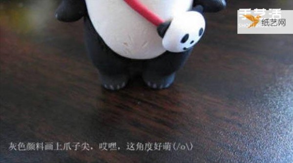 Illustrated tutorial for hand-making a personalized giant panda using ultra-light clay