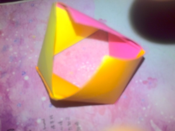 Three color triangle box