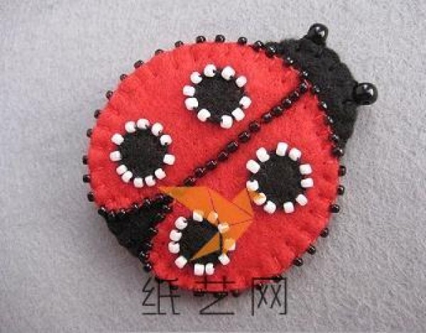 Cute little ladybug brooch making tutorial