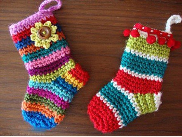 Beautiful and cute baby shoes, crocheted woolen shoes, nice colors, warm and caring for the baby’s growth, crochet tutorial of woolen baby shoes