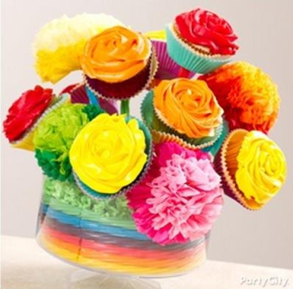 A simple tutorial to make super beautiful party paper cup flowers