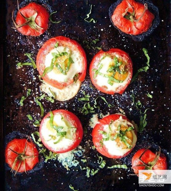 A new way to eat breakfast by beating eggs into tomatoes and then baking them in the oven