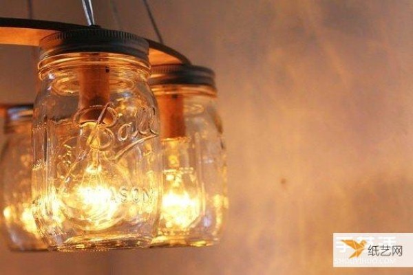 How to use glass jar waste to make romantic Christmas lamps