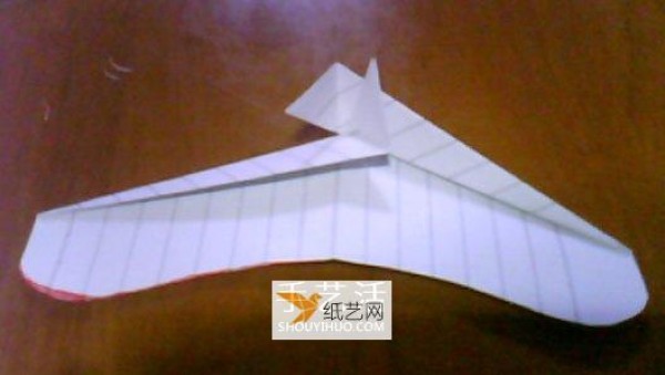 Illustration of folding method of Paperang paper airplane