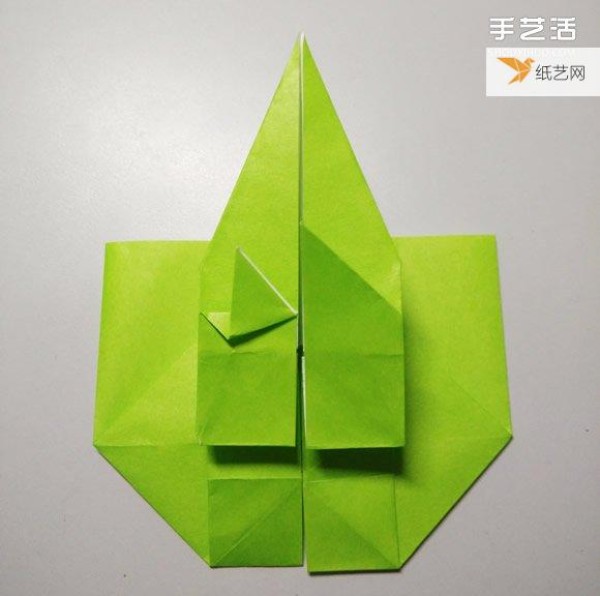 Illustration of the steps of origami of a very cute three-dimensional duck