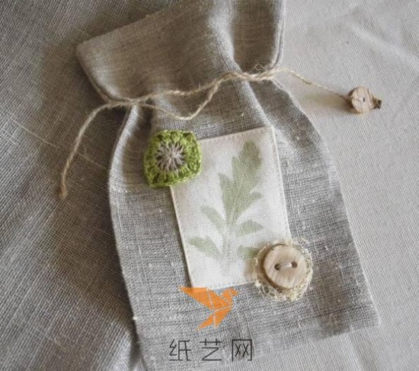 Ingenious plant pattern printing method for making New Year gift fabrics