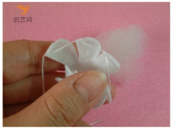 Non-woven fabric tutorial Tutorial on making beautiful white flowers made of non-woven wool felt