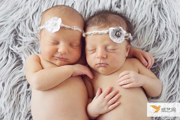 A pure and innocent little angel. Super cute newborn baby photos.