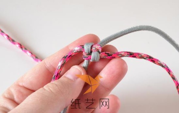 Tutorial on hand-knitting a strong and beautiful dog leash