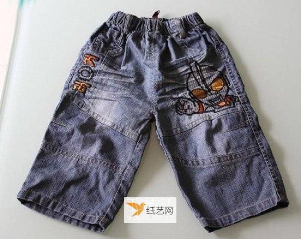 Detailed illustration of how to transform childrens jeans