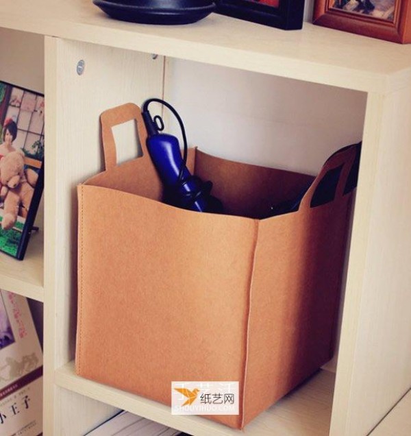 Prepare washed kraft paper to hand-make a personalized square sundry basket