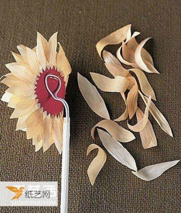 How to make handmade paper flowers with amazing effects when combined with beads