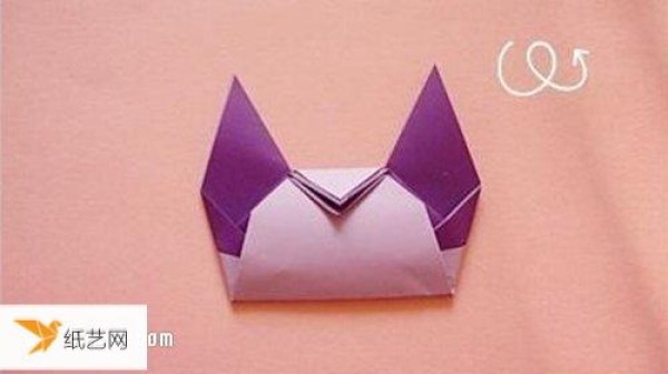 Illustration of how to make origami cat hand puppets