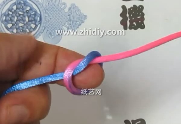 How to weave Chinese knot with horizontal hanging double links