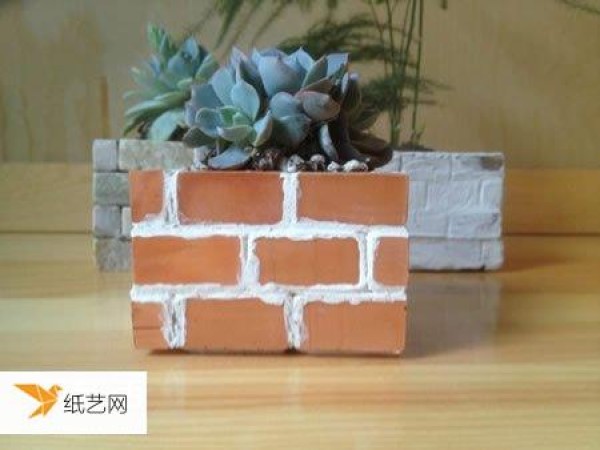 Personalized tutorial for hand-making mini square flower pots using clay small red bricks