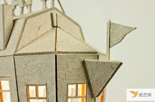 Lifelike and attractive, use thick cardboard to create a personalized cabin-shaped lampshade