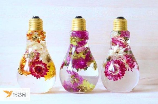 Super dreamy light bulb floral decorations hand-made by Japanese flower artists