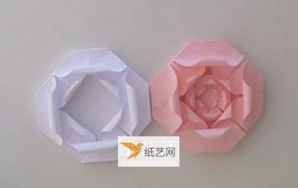 Illustrated tutorial on folding methods of combined style flat roses