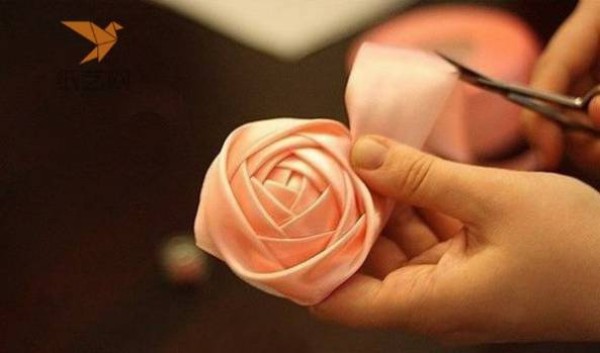 Fabric Art Tutorial: Exquisite Fabric Rose Ball Making Tutorial