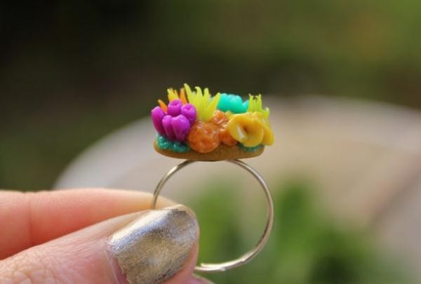 Tutorial on how to make an underwater world-style DIY ring made of ultra-light clay