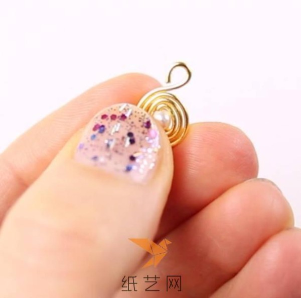 Tutorial on how to make beautiful wire-wound pearl earrings as a Valentine’s Day gift