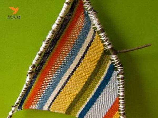 How to hand-knit a piece of cloth with wool