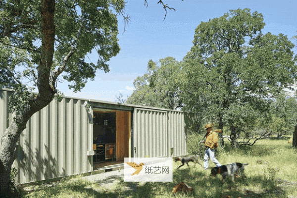 Transforming American shipping containers into a dedicated base for hunting enthusiasts