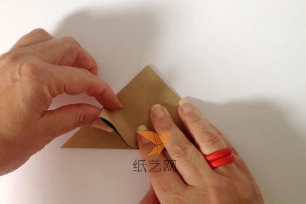 Tutorial on how to make origami rabbit lantern hangings for Lantern Festival