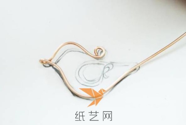 Exquisite wire-wound woven bird pendant Valentines Day gift