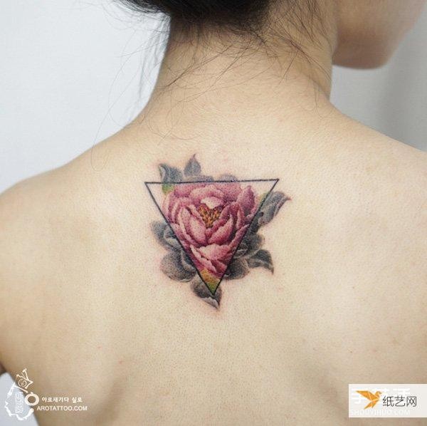 Beautiful and romantic watercolor flower style tattoo design originating from Korea